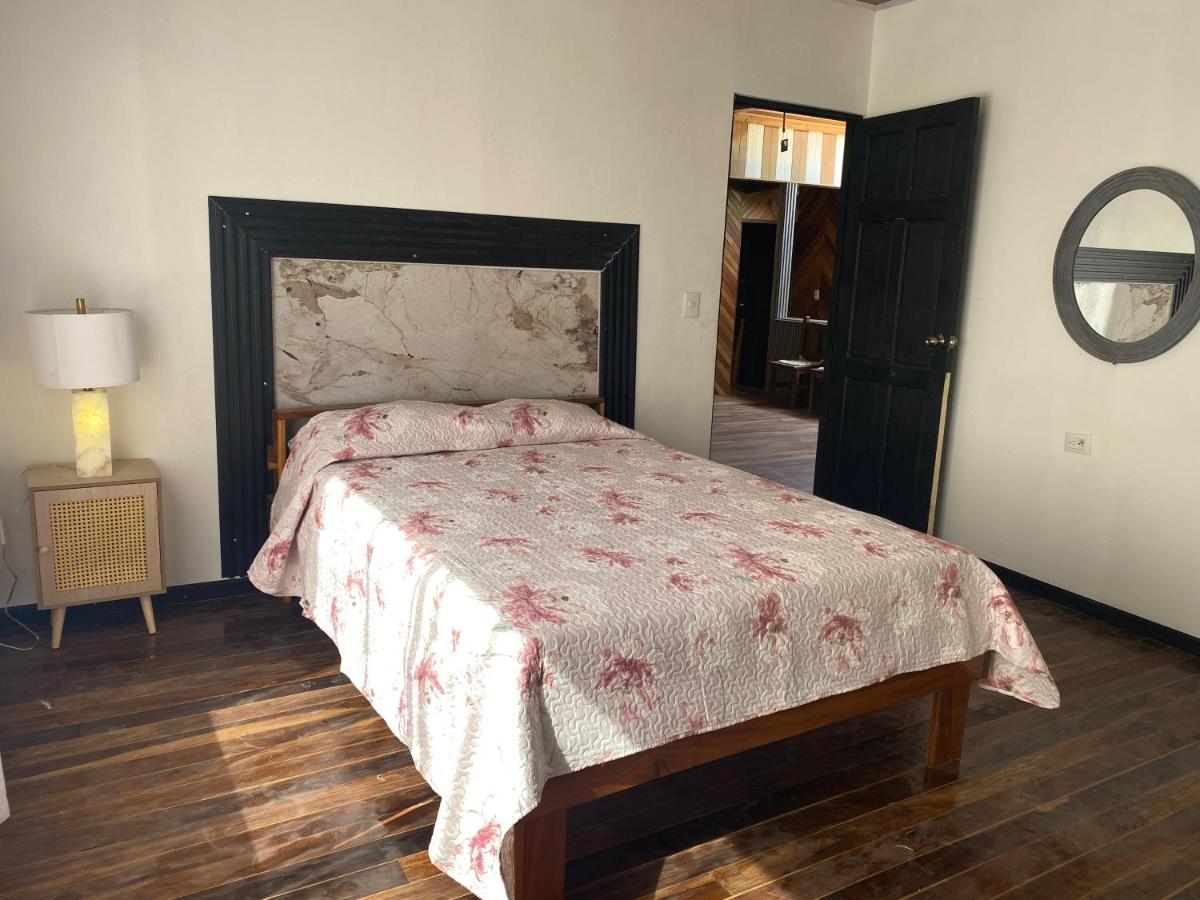 Casa Almendro Playa Panamá - B&B Panamá