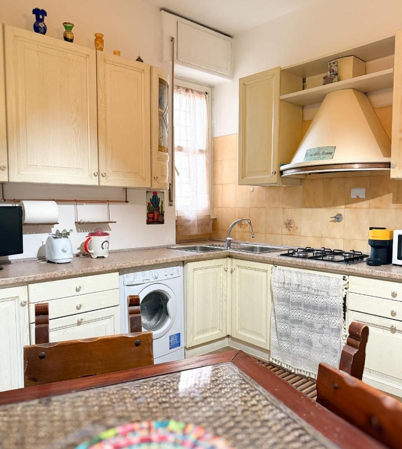 Picchio Garbatella - 800mt to metro - 3 stops from the Colosseum 2 air conditioned room with 2 bathroom - Chambres d'hôtes Rome