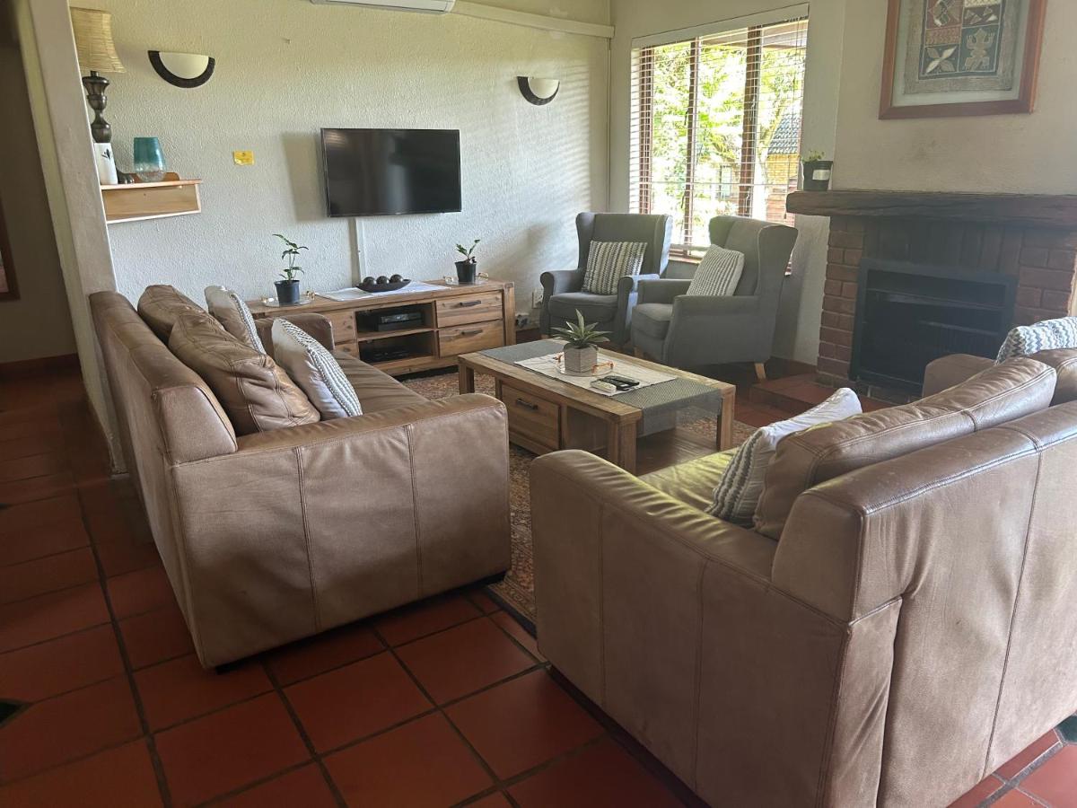 APARTMENT in BEAUTIFUL SECURE ESTATE NEAR KRUGER PARK - Bed and Breakfast White River