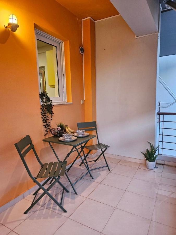 Apartment with Large Veranda 12min Center 10min Beach - B&B Kalamata