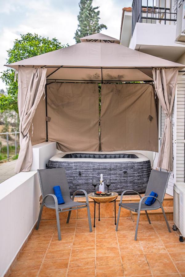 Villa Stella with Jacuzzi - Bed and Breakfast Voróklini