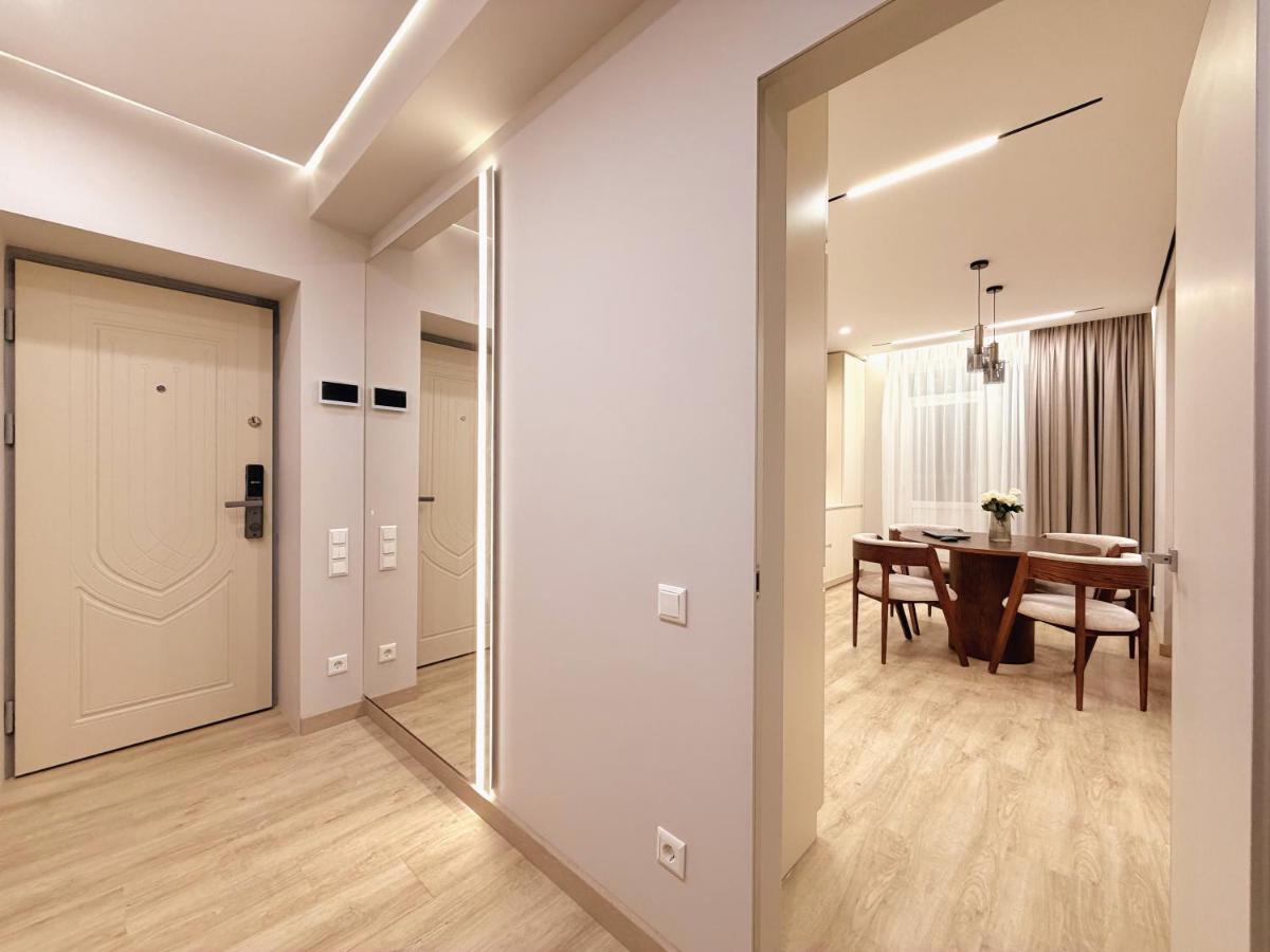 Luxury Design - Spacious - Easy Downtown Access - B&B Chişinău