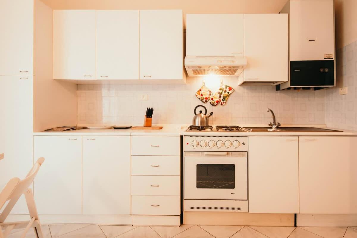 L'Ulivo - Lakeside L&B - Ferienwohnung Marinella di Sarzana