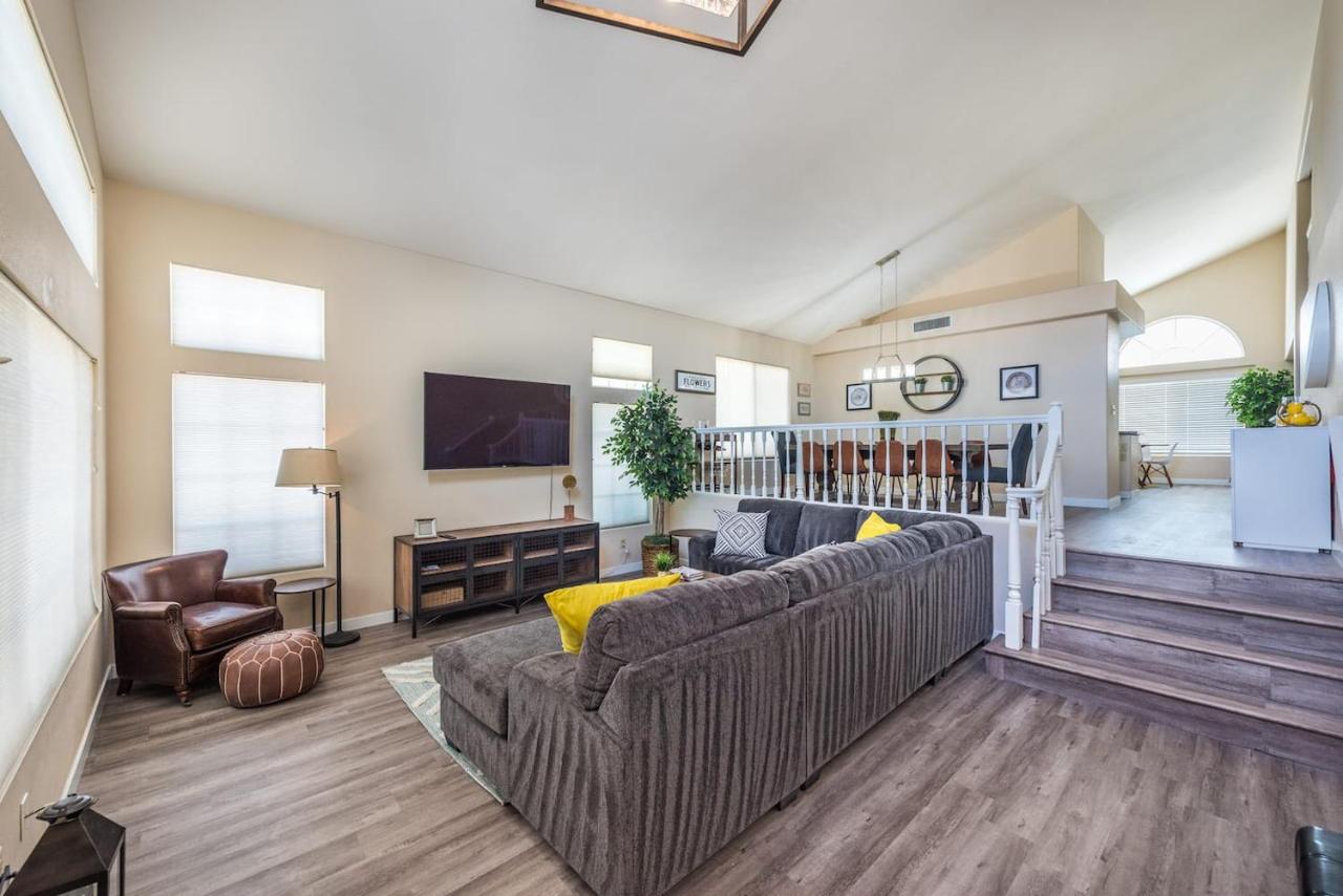 Incredible Home up to 12 guests, with pool - B&B Las Vegas