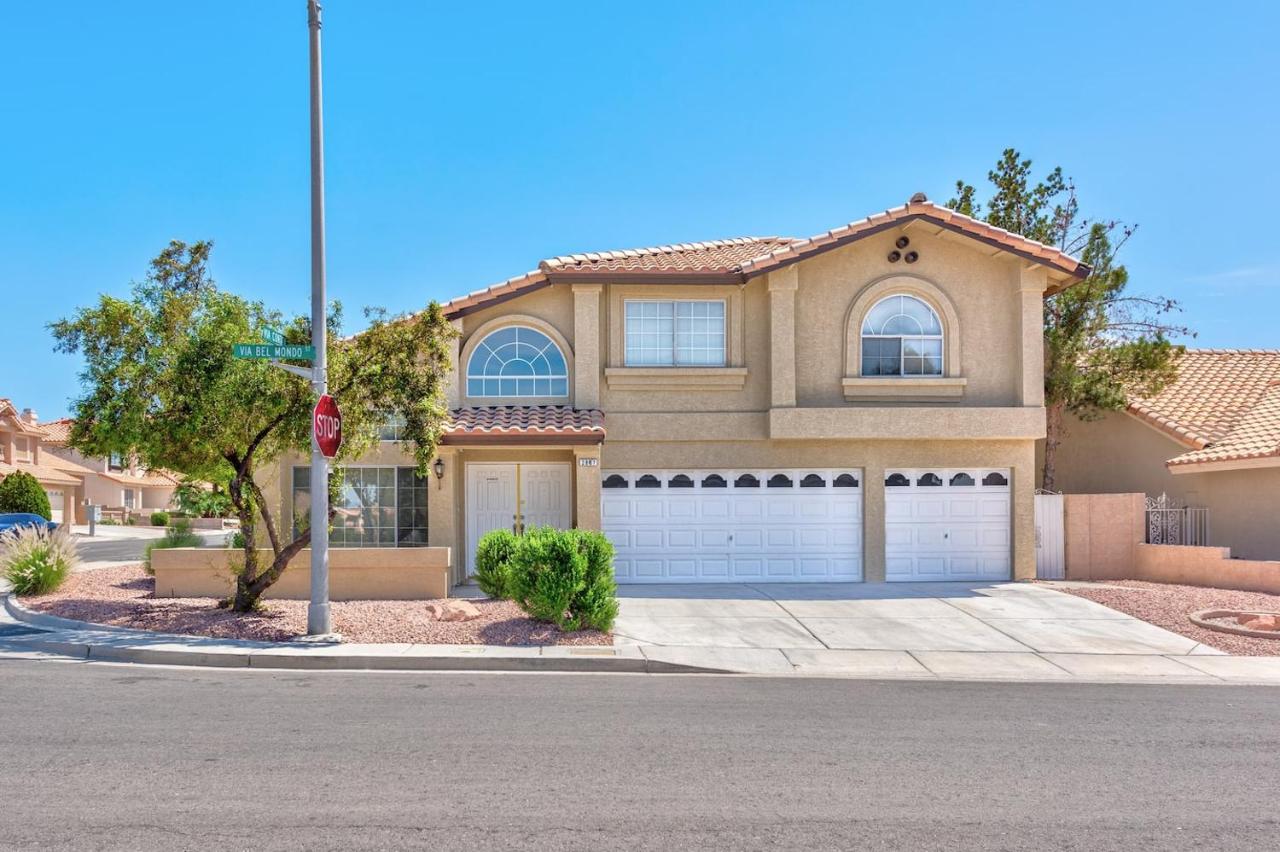 Incredible Home up to 12 guests, with pool - B&B Las Vegas