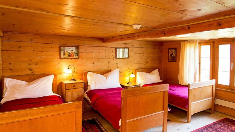 Dreibettzimmer mit Gemeinschaftsbad