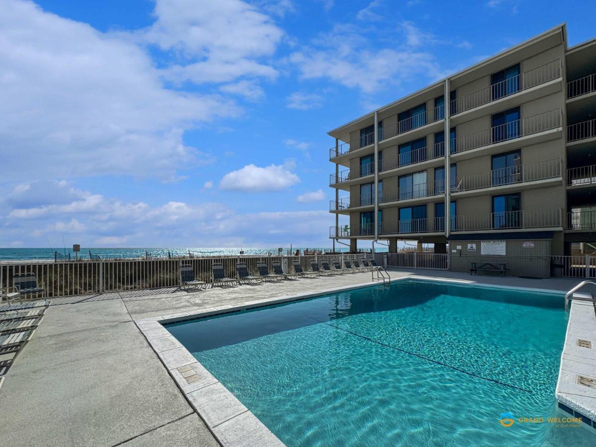 Beachfront Corner Condo with Pool Access & FREE ACTIVITIES - Ferienwohnung Gulf Shores