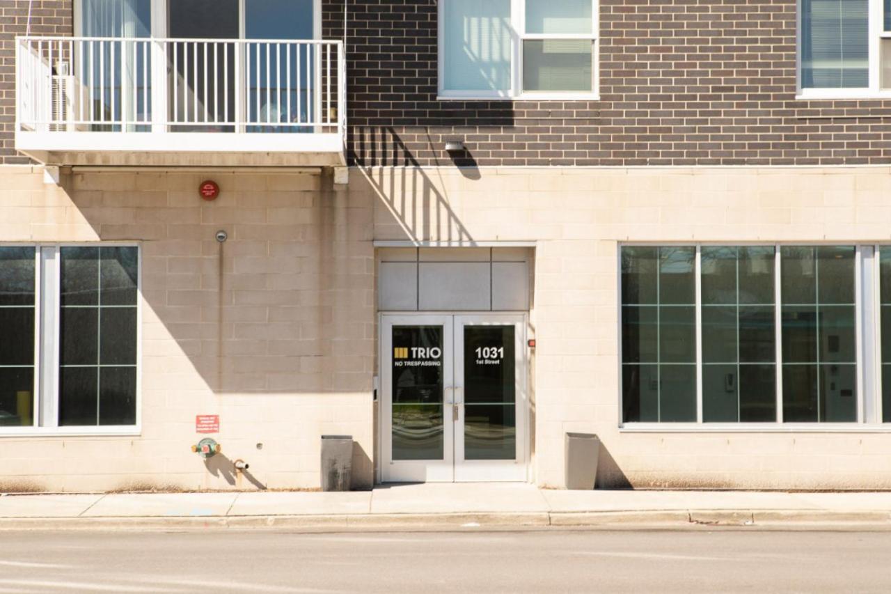 Modern Walker's Point Studio with Gym and Balcony - B&B Milwaukee