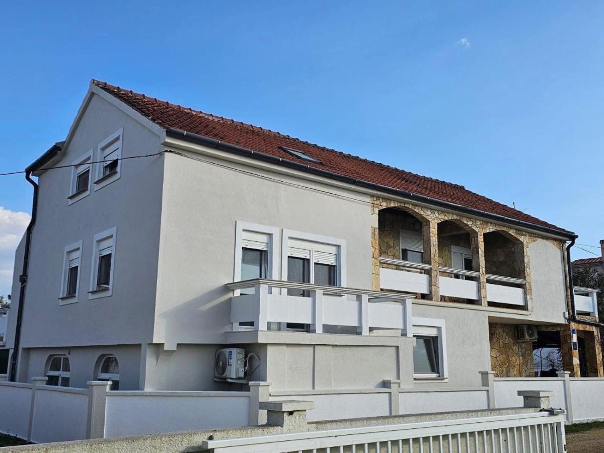 Sunny Vibe Apartments - B&B Vir