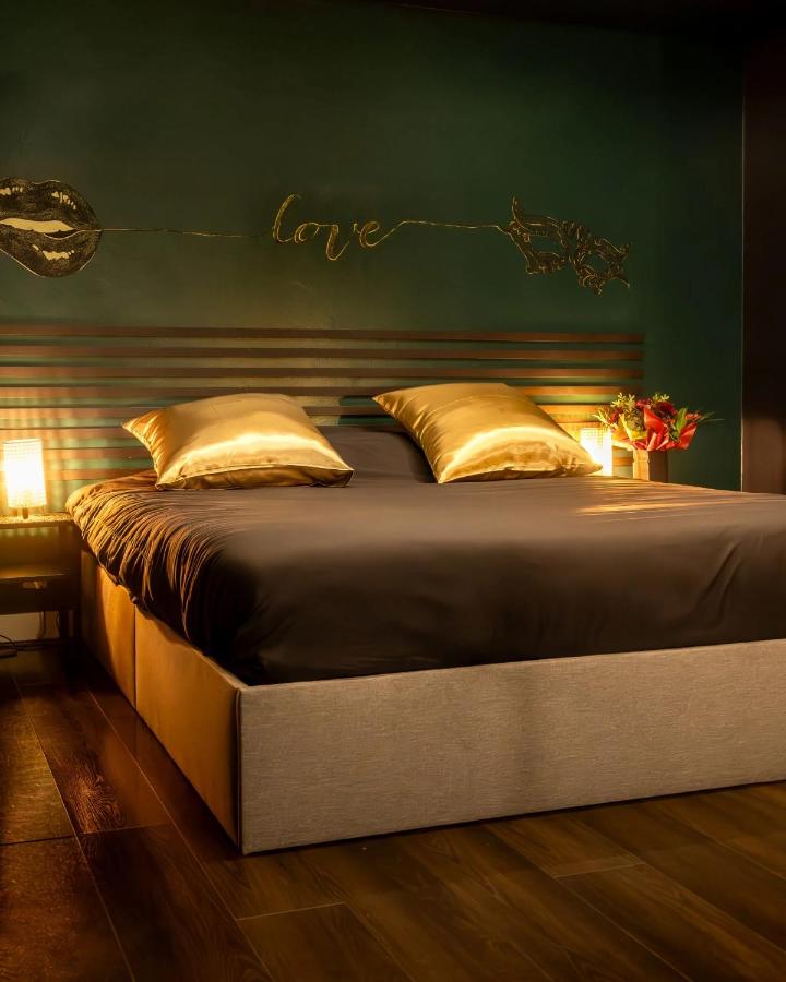 Donjon des Sens - Suite avec Spa - 10 min de Metz - B&B Marly