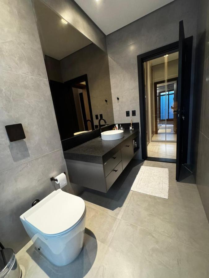 Suite Alto Luxo com Sauna no Parque dos Poderes 02 - Bed and Breakfast Campo Grande