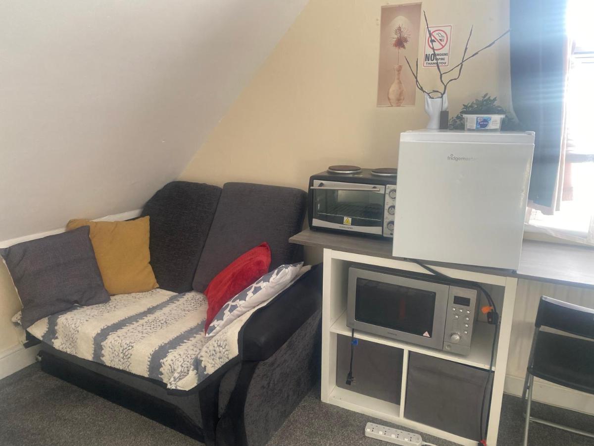 Mel - B&B London