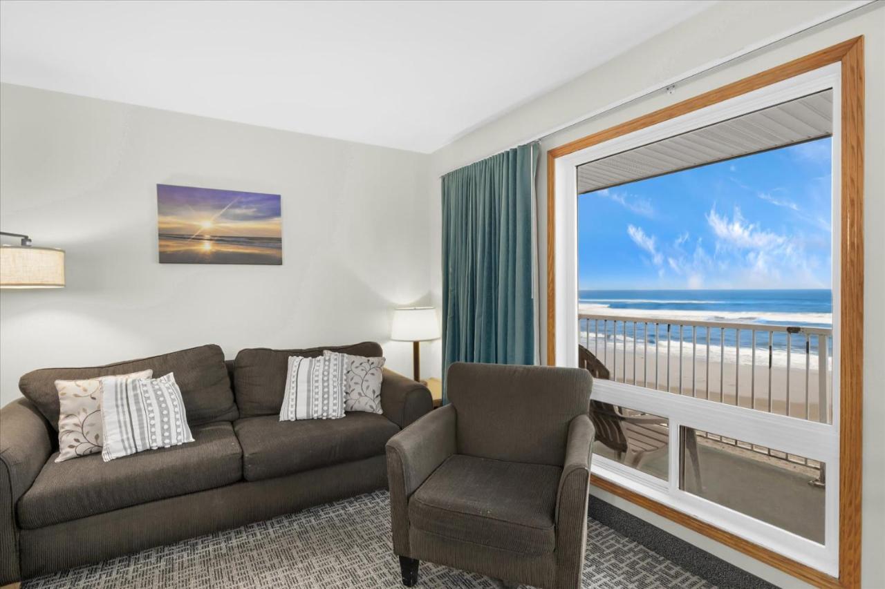 Family Suite - Sleeps Six - Ocean View & Beach Access - Pool & Hot Tub - B&B Lincoln City