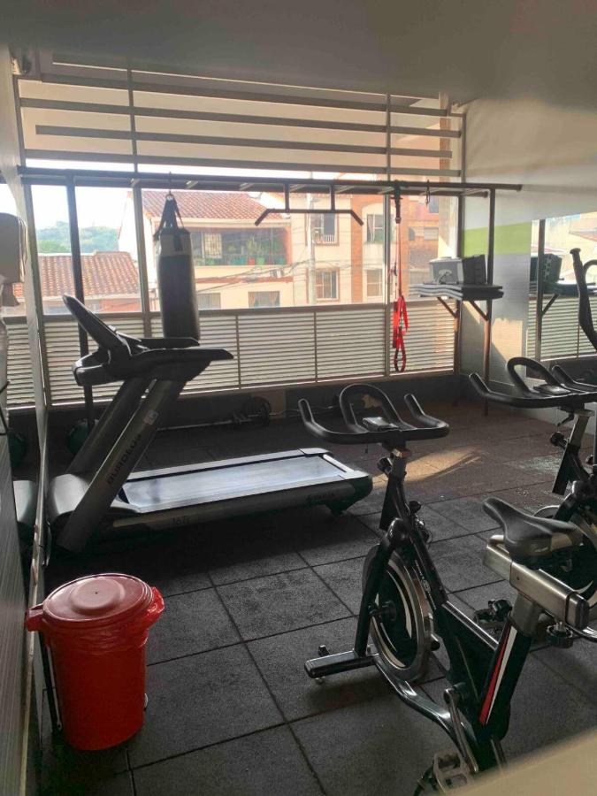 Comodo Apto 2Hab con Piscina, Gym y Balcón - B&B Floridablanca