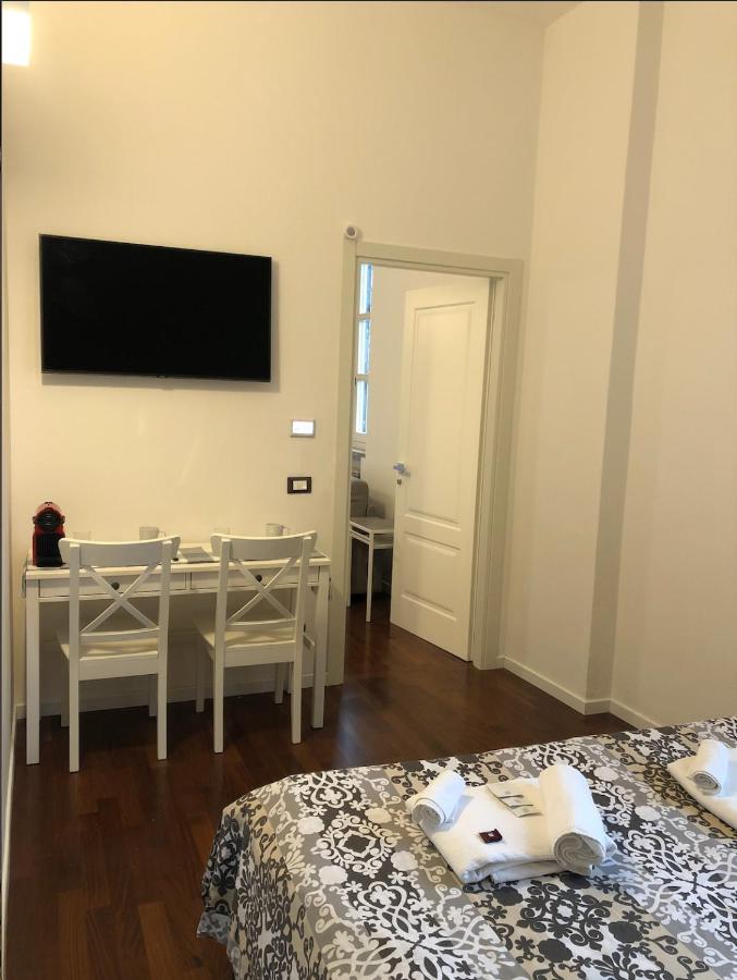Camera Albergo - Suites Mansion - Bed and Breakfast Rozzano