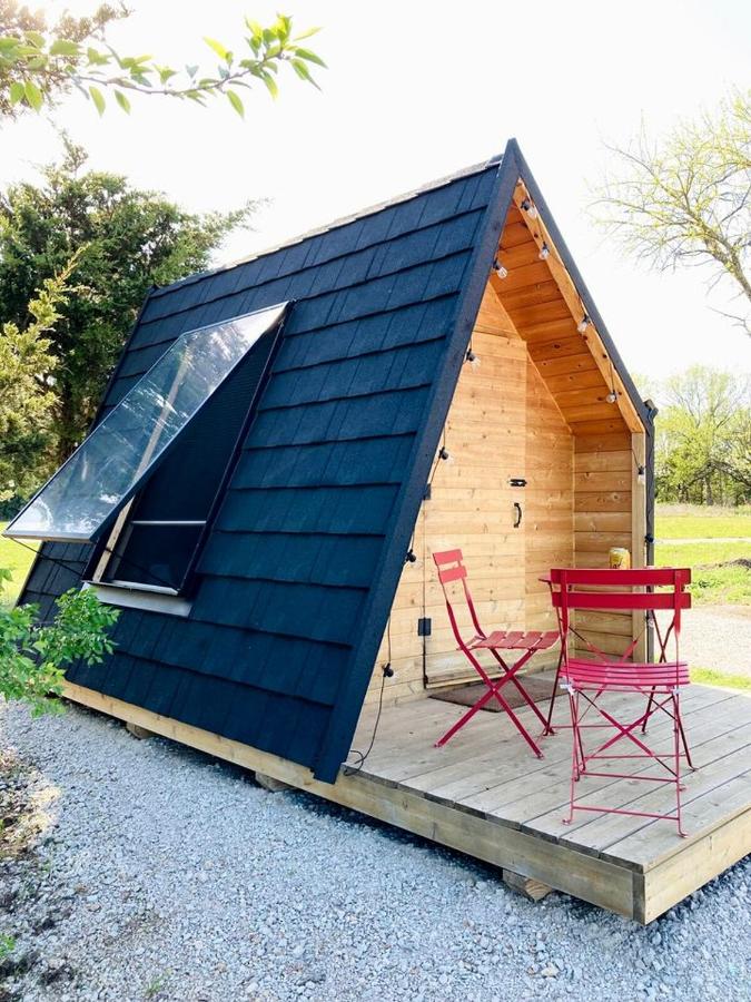 Peaceful Mini A-Frame Stay with Fire Pit & Grill in Humboldt, Kansas - Ferienwohnung Humboldt