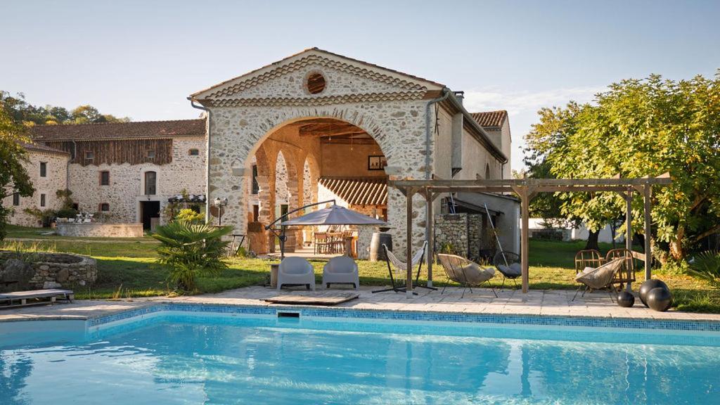 Métairie du Château Berthe l Clim l Piscine - Chambres d’hôtes Aussillon