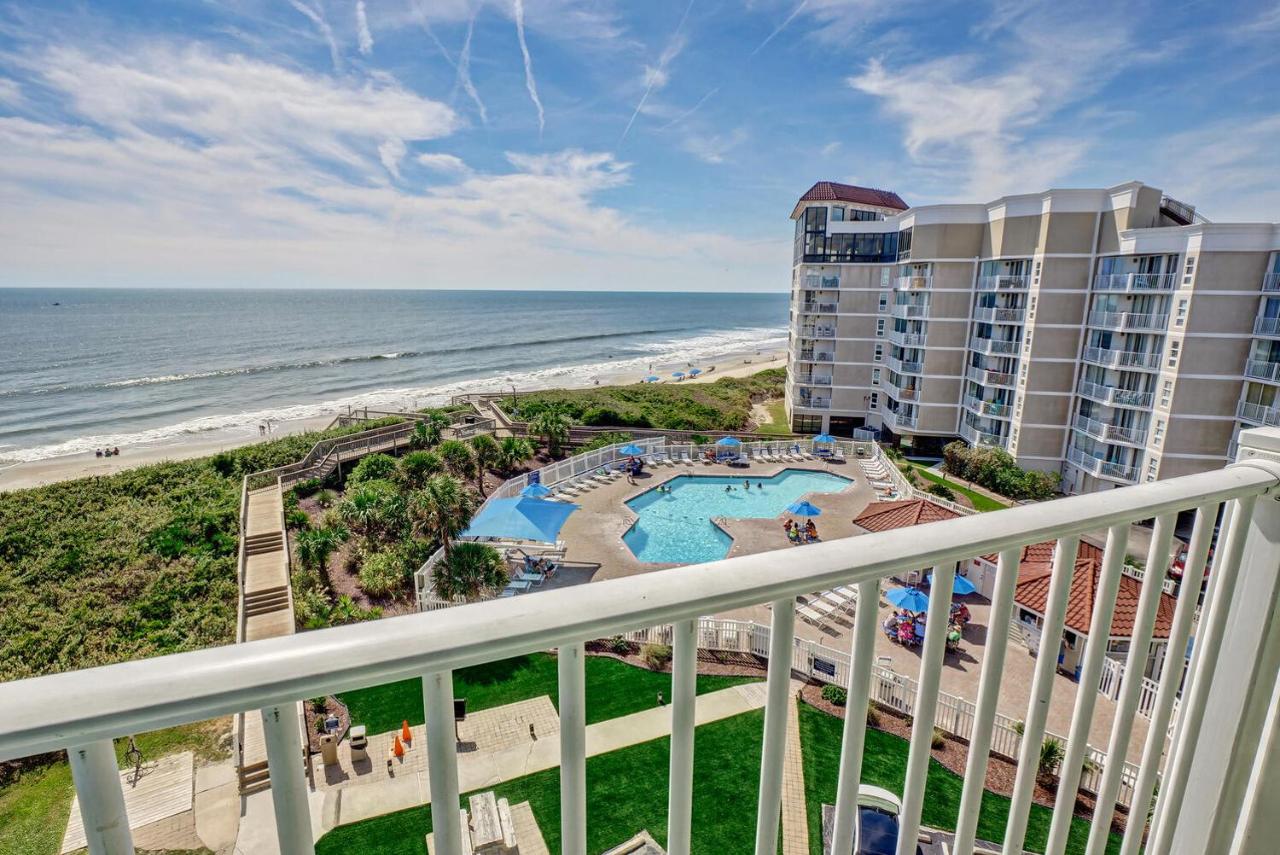 Oceanfront Stay w Pools & Stunning Coastal Views - B&B North Topsail Beach