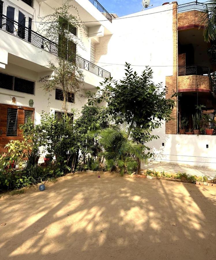 B-16 Stays Boutique Stay with Kitchen Central Jodhpur - B&B Jodhpur