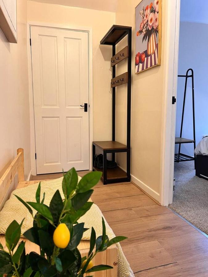 Vibrant City Escape: 1-Gig Fibre & Cosy Modern - Ferienwohnung Liverpool