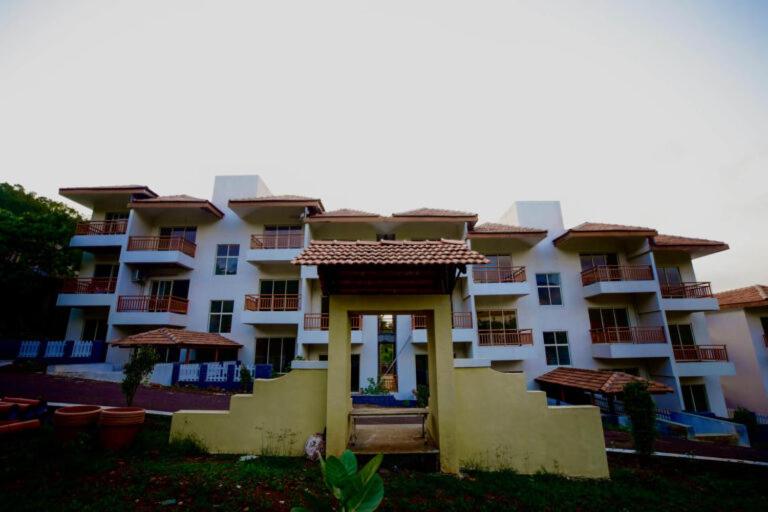 Holiday Maiyaan-Emerald club,Karjat - B&B Dhamni