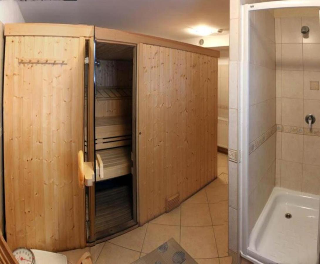 Camera Doppia con Letti Singoli con Bagno