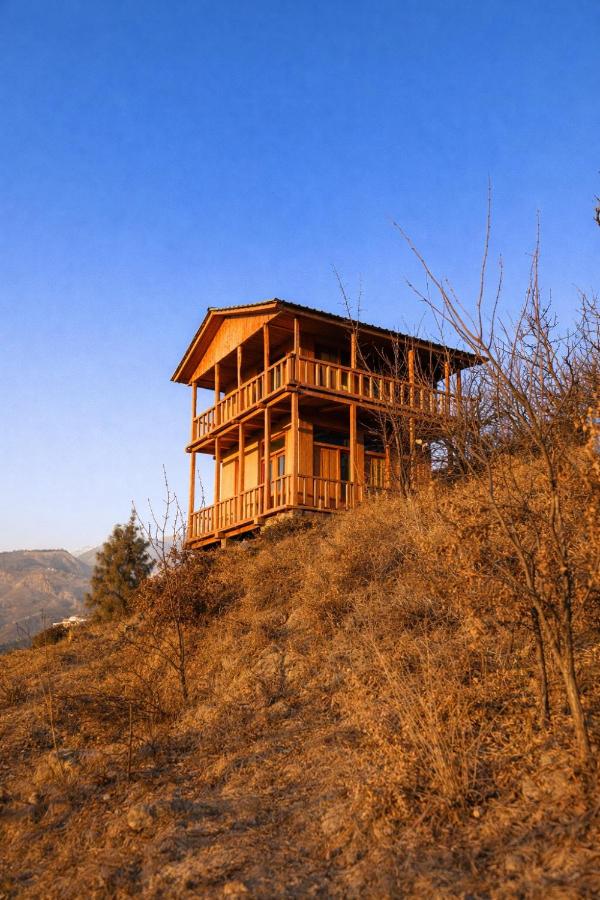 Hidden Orchard Stay, Jibhi Tirthan Valley - Ferienwohnung Jābo