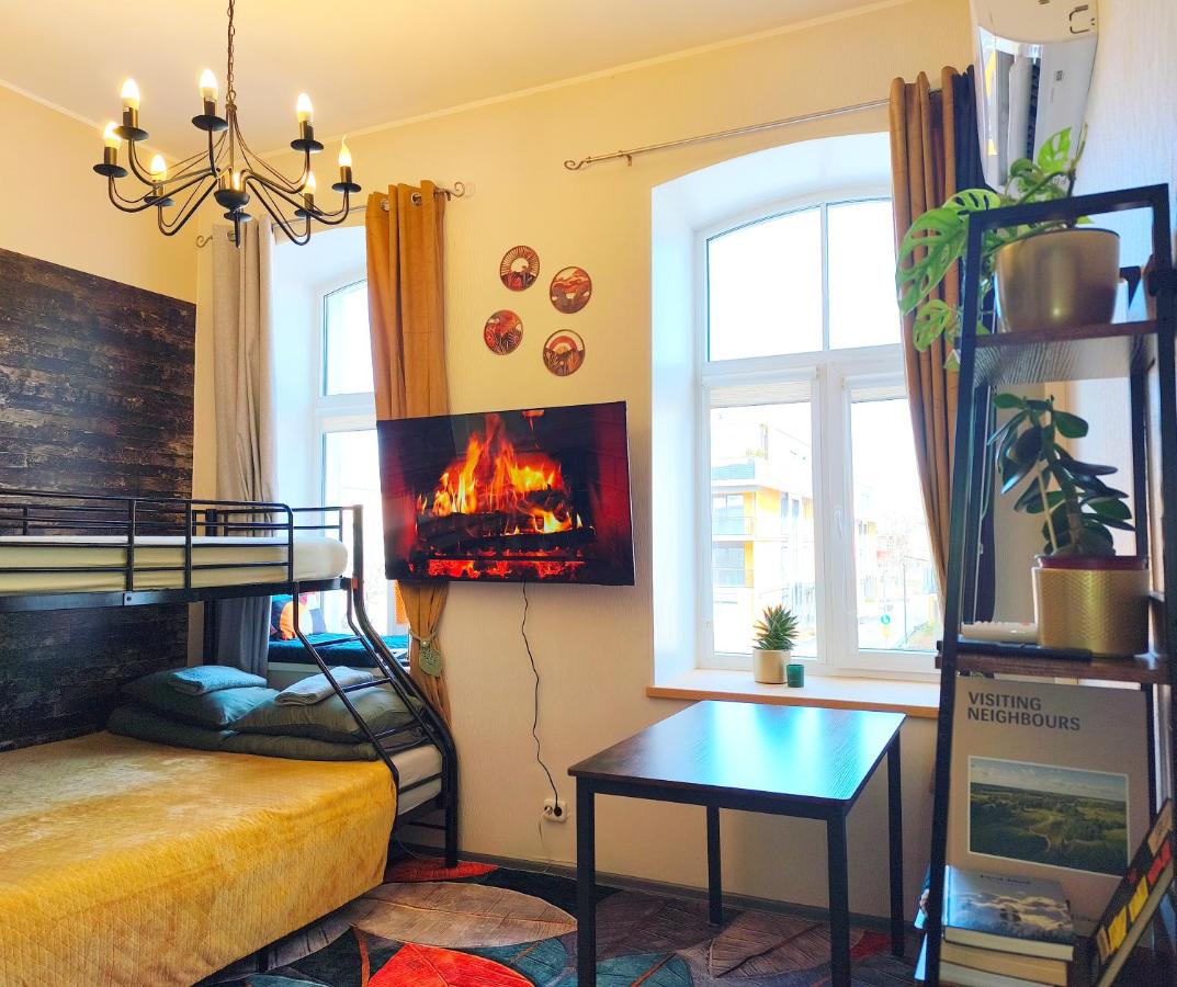 Studio near Telliskivi Creative City with Free Parking - Ferienwohnung Tallinn
