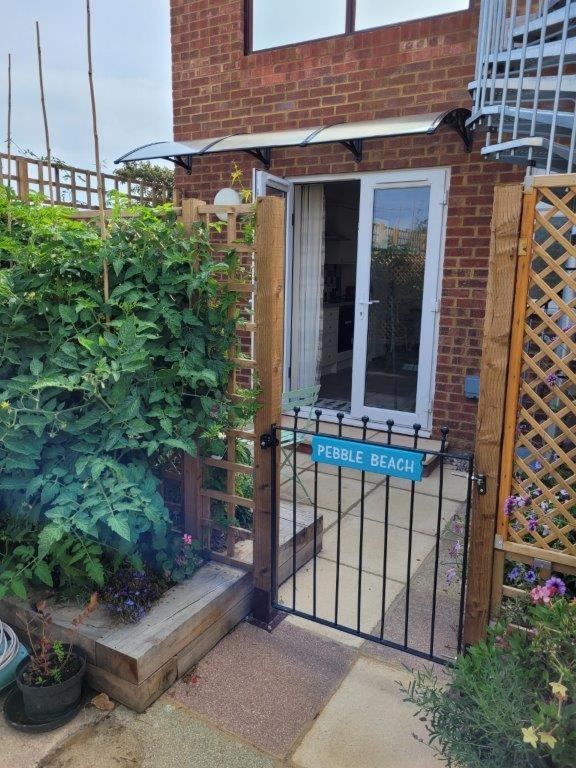 Pebble Beach, ground floor 1 bedroom flat - B&B Chichester