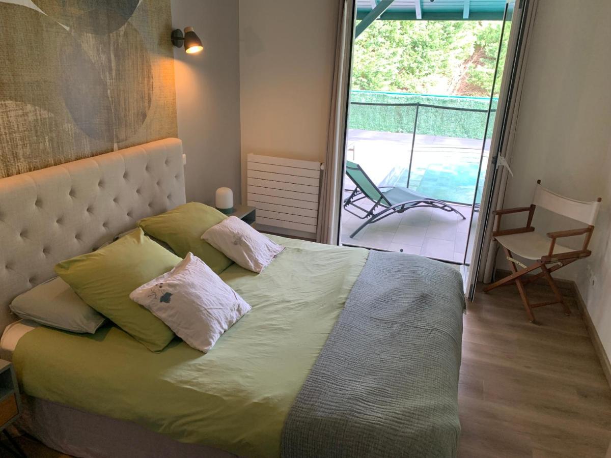 Chambre Double - Vue sur Piscine