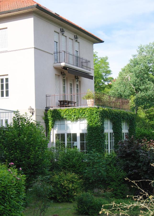 Embassy Row BnB - B&B