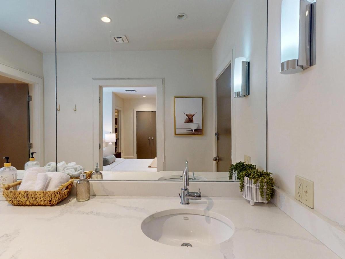 Boutique Cloverdale Loft with Balcony - B&B Montgomery