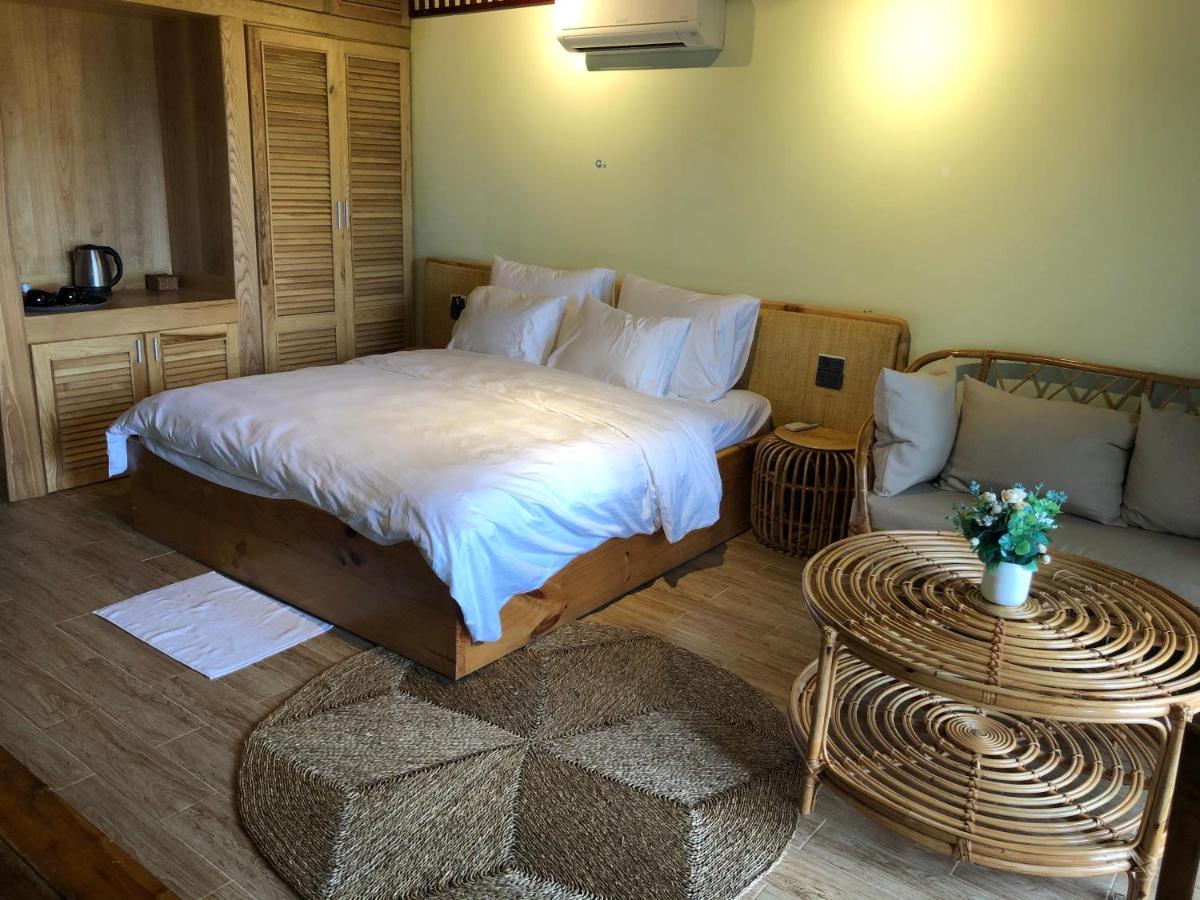 Hilltop and Pub - B&B Koh Trol