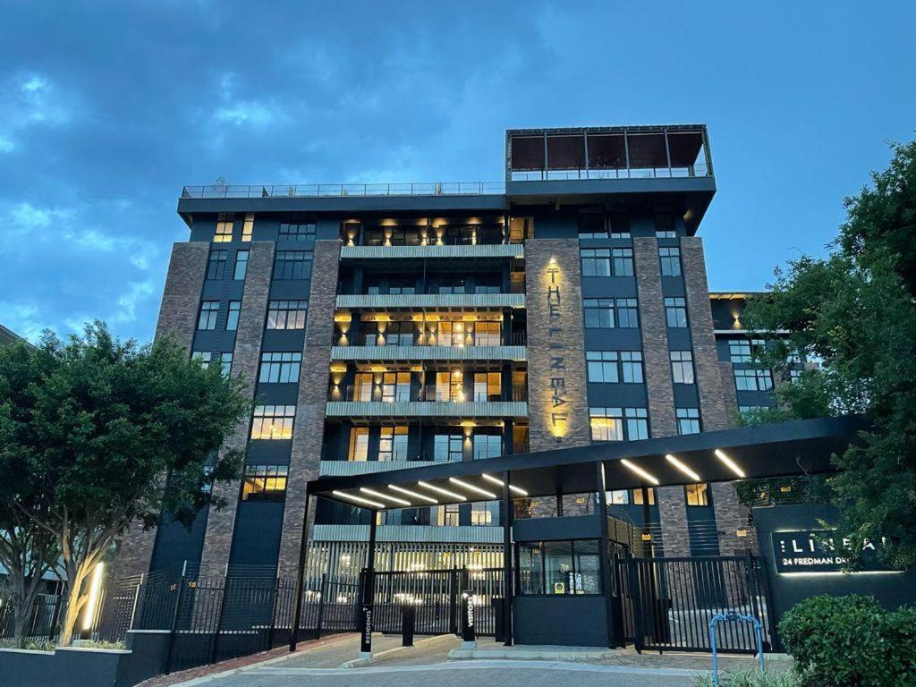 Sandton's Finest - 2 Min to Gautrain - B&B Johannesburg