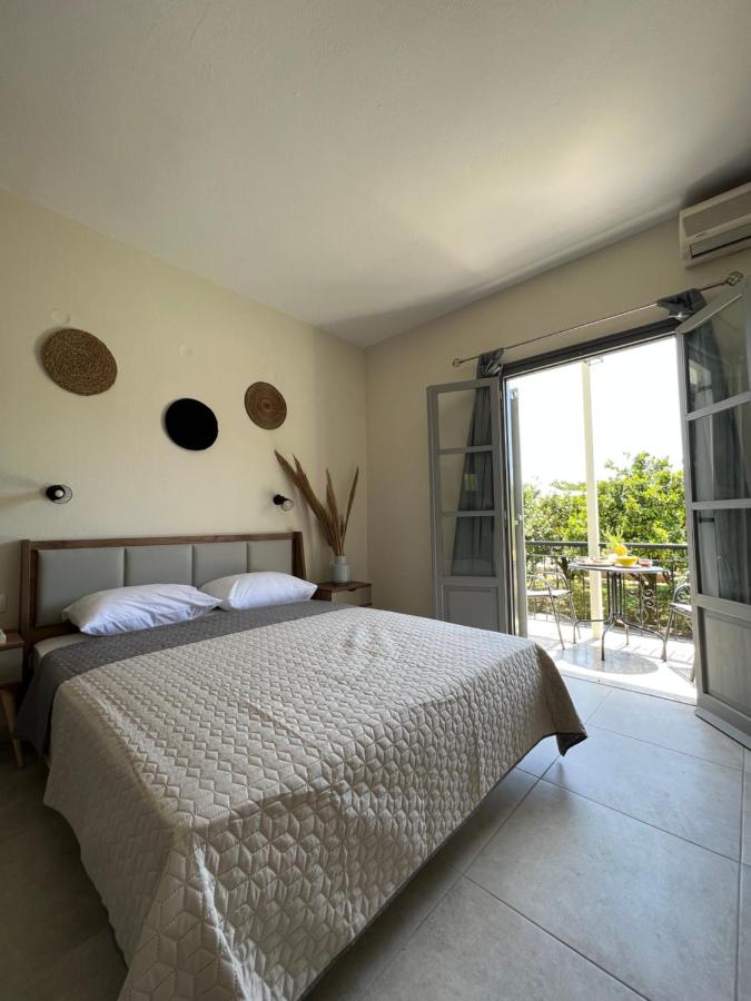Ninemo Residences Skiathos - Bed and Breakfast Achladiés
