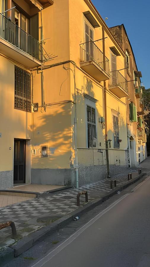 Ricomincio da 3 Home - B&B San Giorgio a Cremano