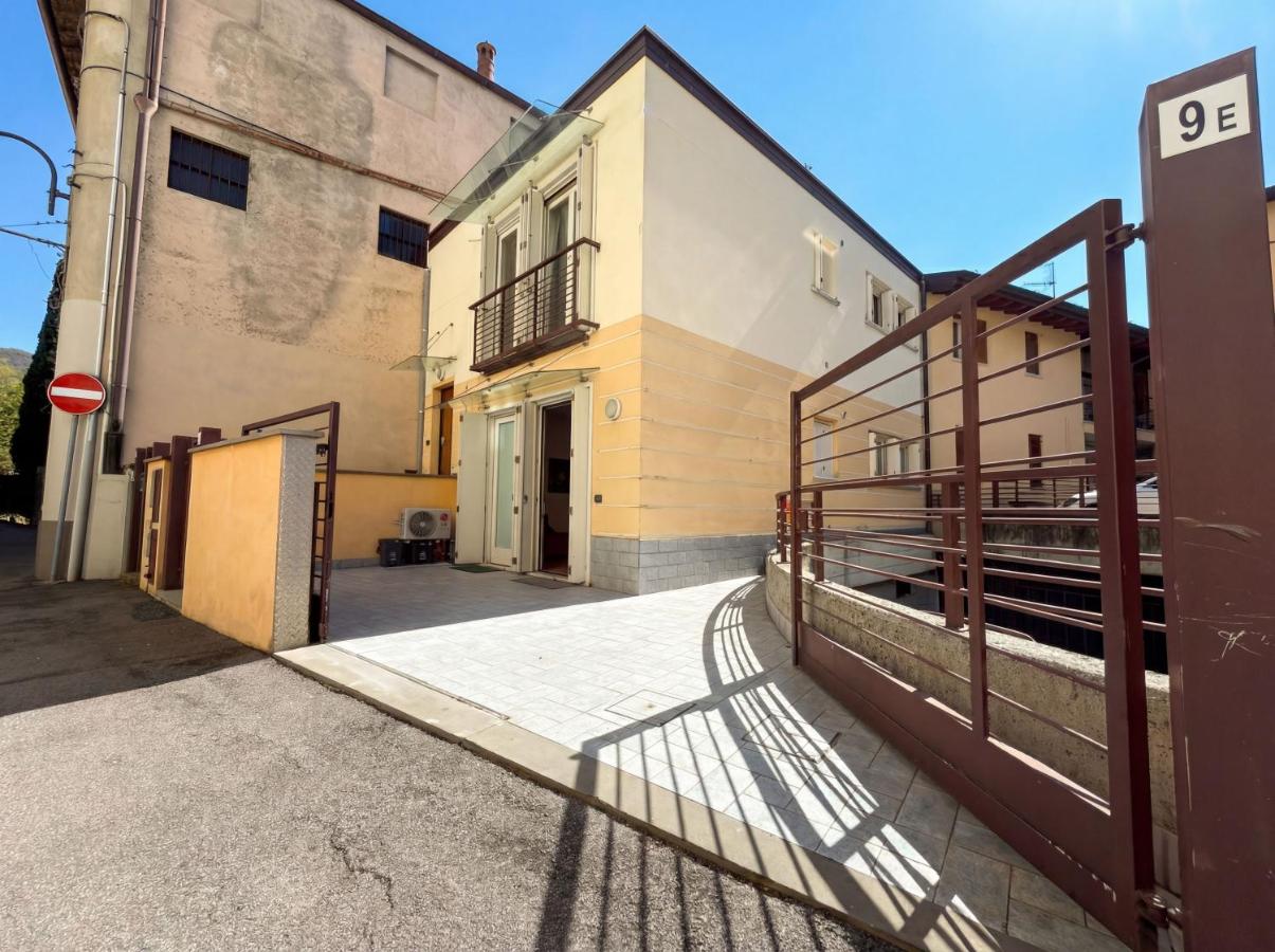 Central Duplex in Iseo - 2 Bedrooms - Private Parking & WiFi - B&B Iseo