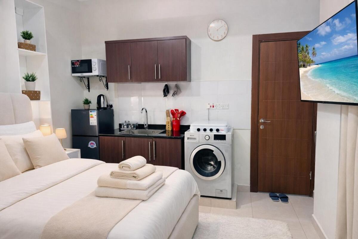Brand New Studio Apartment Near Beach - Ferienwohnung Daressalam