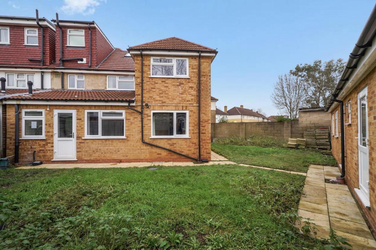 Stylish 6-Bed near Heathrow & London - B&B Isleworth