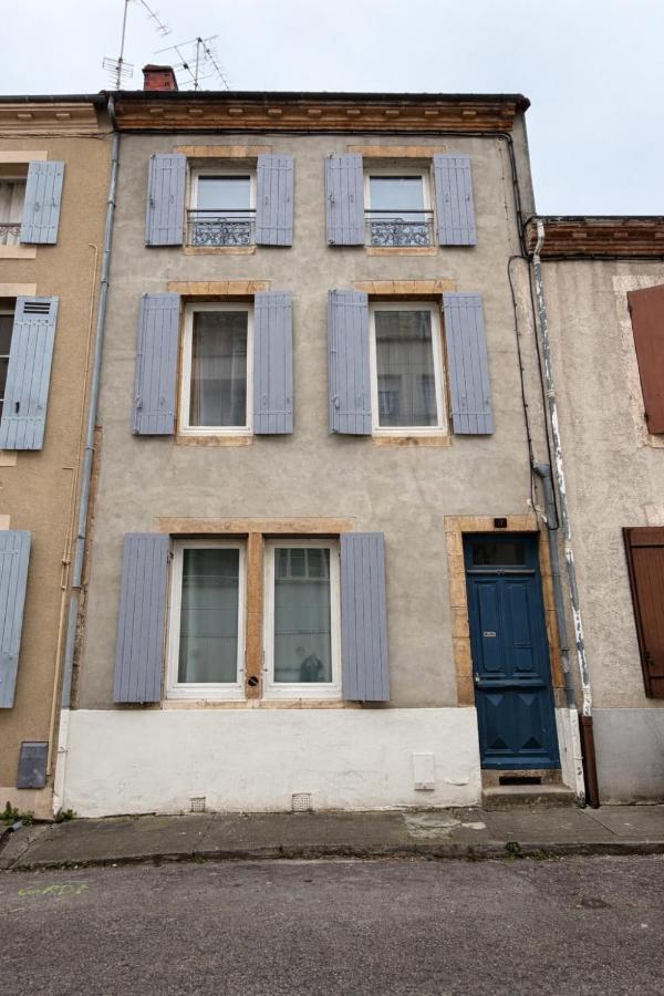 Le Beige - T2 climatisé - Élégant et rénové - B&B Agén