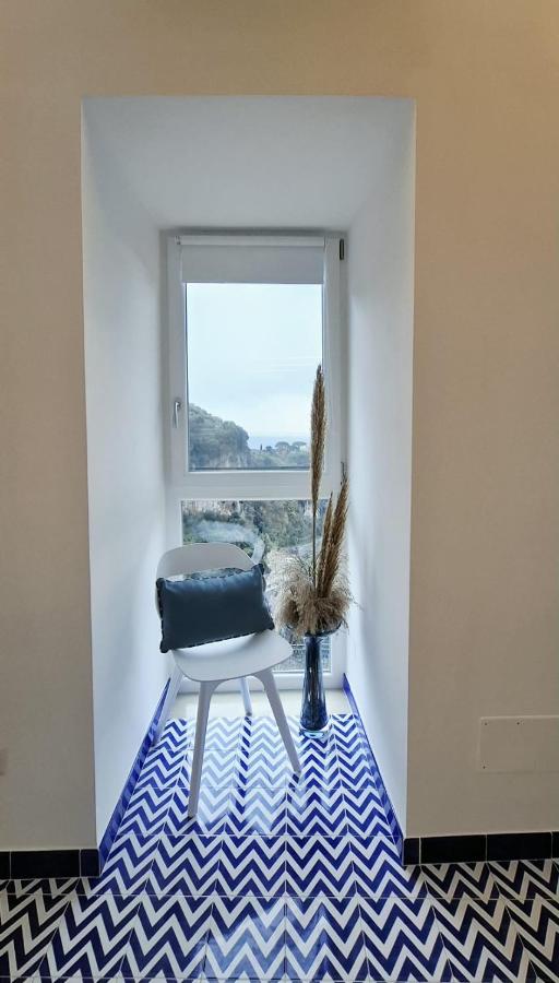 Appartement met 1 slaapkamer, een terras en uitzicht op zee.