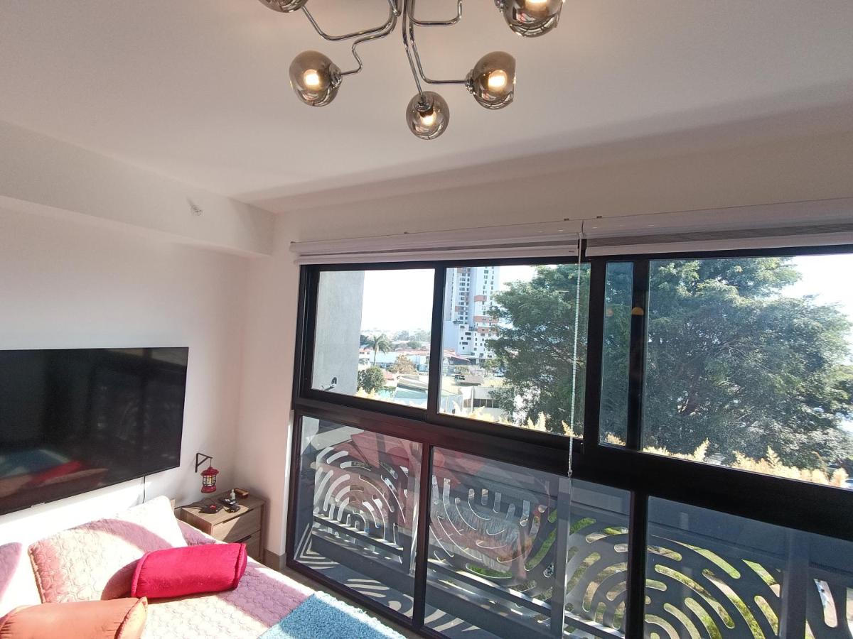 Lovely comfy studio in the city, with AC - B&B San José