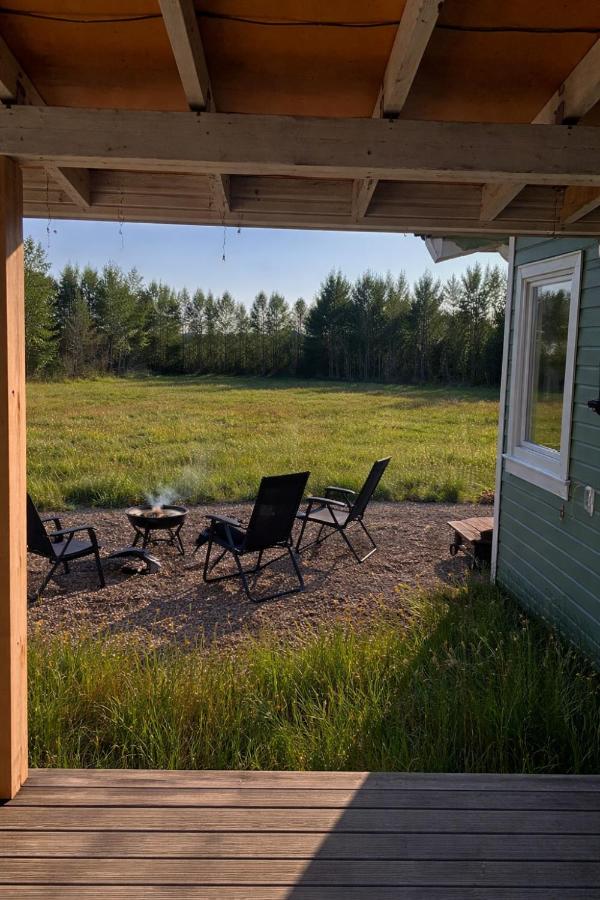 Vakantiehuis met boszicht op 2,5 hectare grond inclusief bedlinnen & schoonmaak - Ferienwohnung Lillhärdal