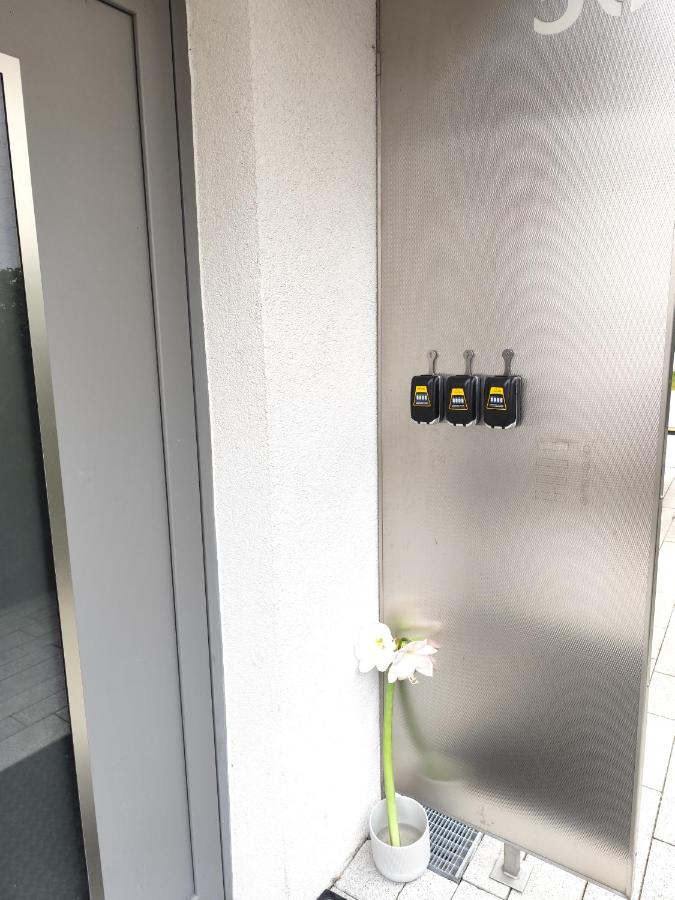 3 Zimmer Wohnung, Stuttgart Stammheim, ruhig, nähe Porsche - B&B Stoccarda