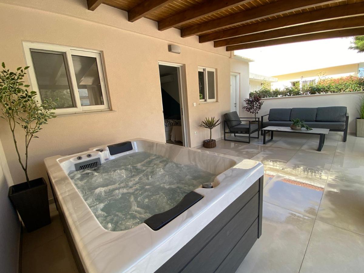 Artemis Boutique House - B&B Loutsa