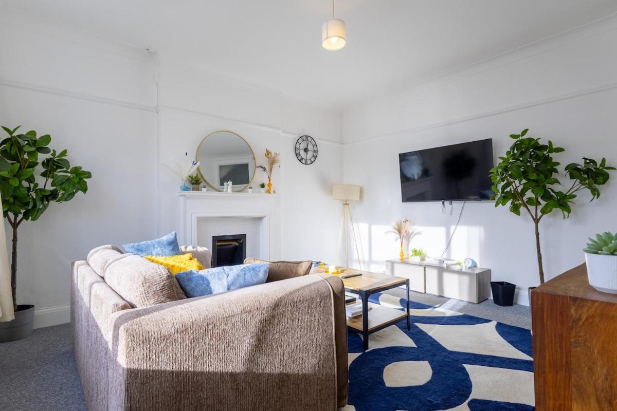 Bright and Spacious 3 Bed - Chambres d'hôtes Londres
