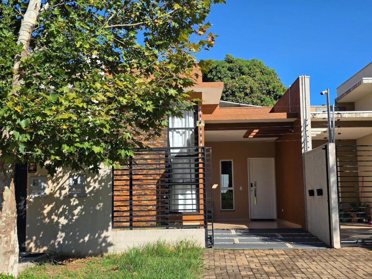 Casa moderna em Foz | perto do Centro e Cataratas - Chambres d'hôtes Foz do Iguaçu