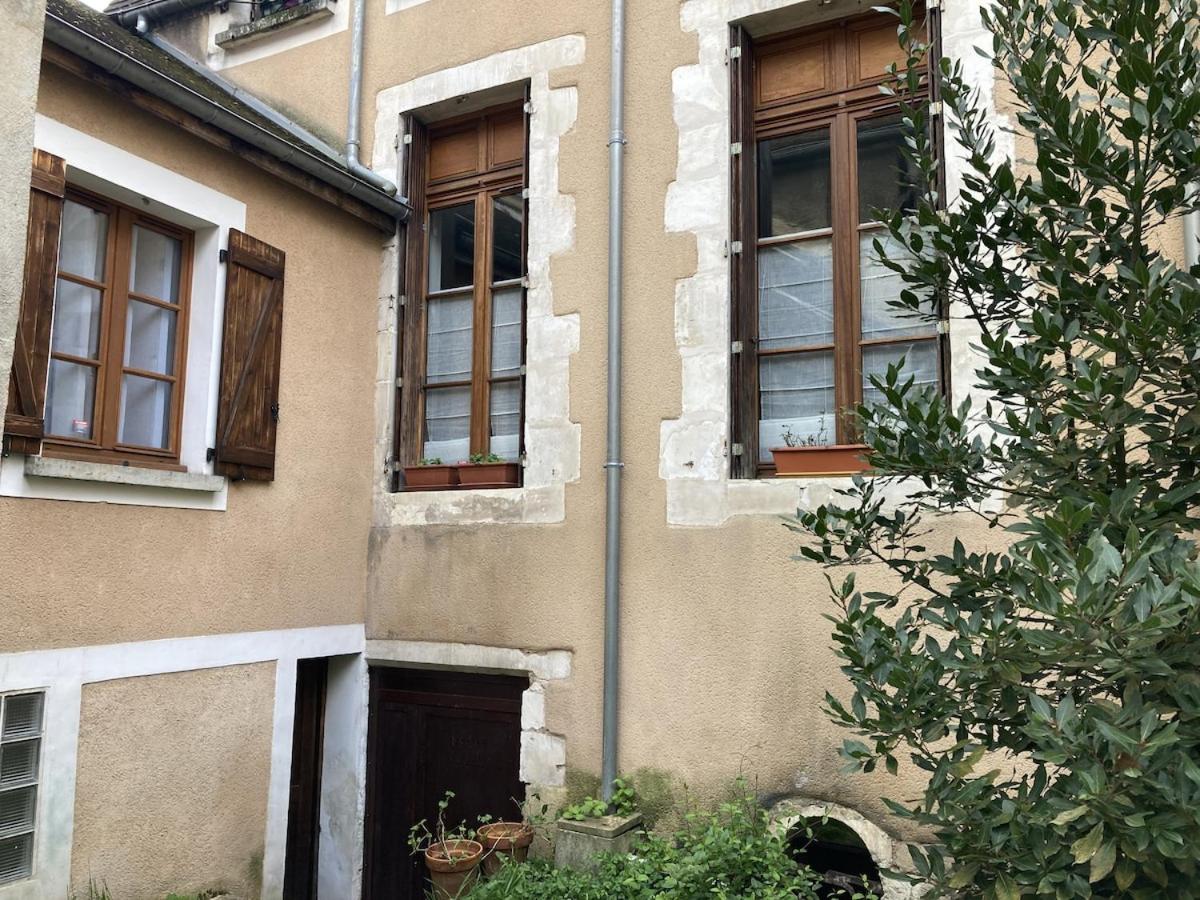 Le 54 Auxerre, authentique et douillet - 10min Gare - Bed and Breakfast Auxerre