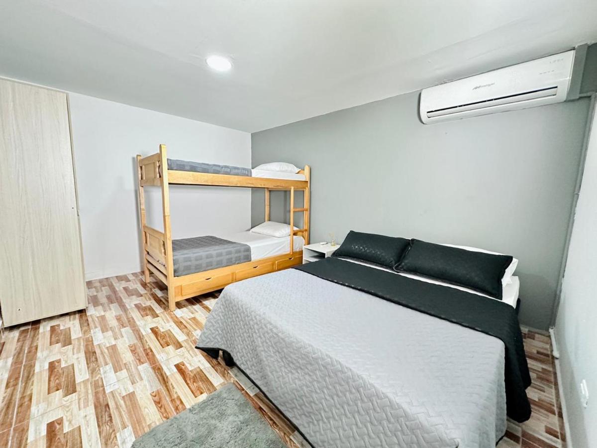 Chambre Lits Jumeaux avec Salle de Bains Privative