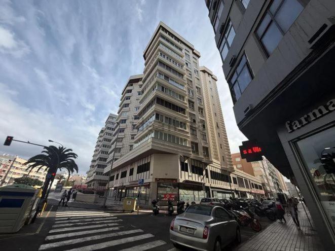Downtown Las Palmas, steps from Canteras - B&B Las Palmas de Gran Canaria